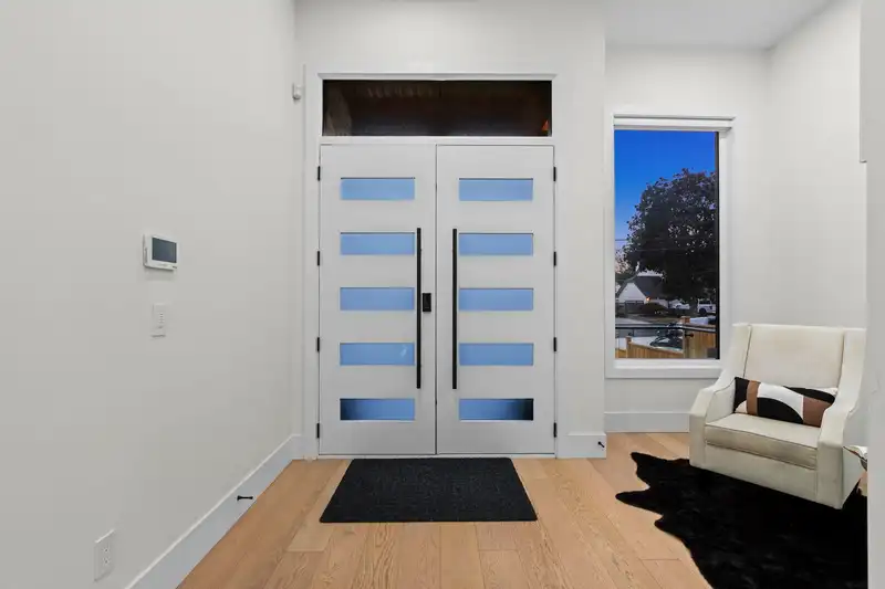19171 60B AVENUE - photo 3 of 30