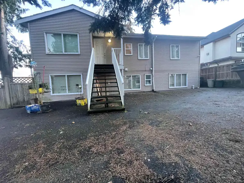 13538 84 AVENUE - photo 1 of 38