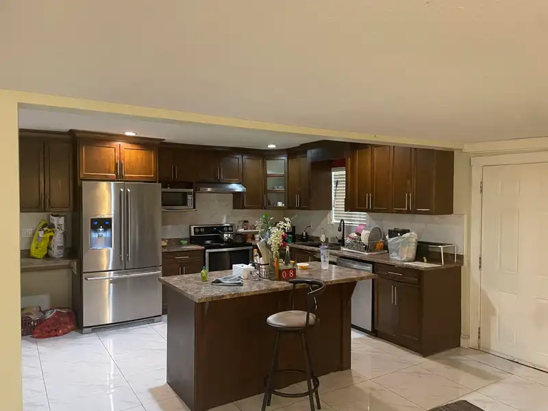 13538 84 AVENUE - photo 2 of 38