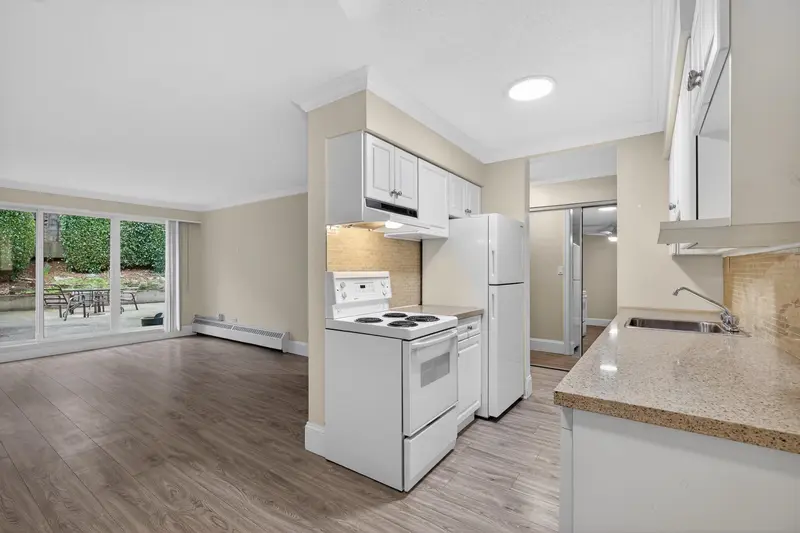 106 1045 HOWIE AVENUE - photo 4 of 25