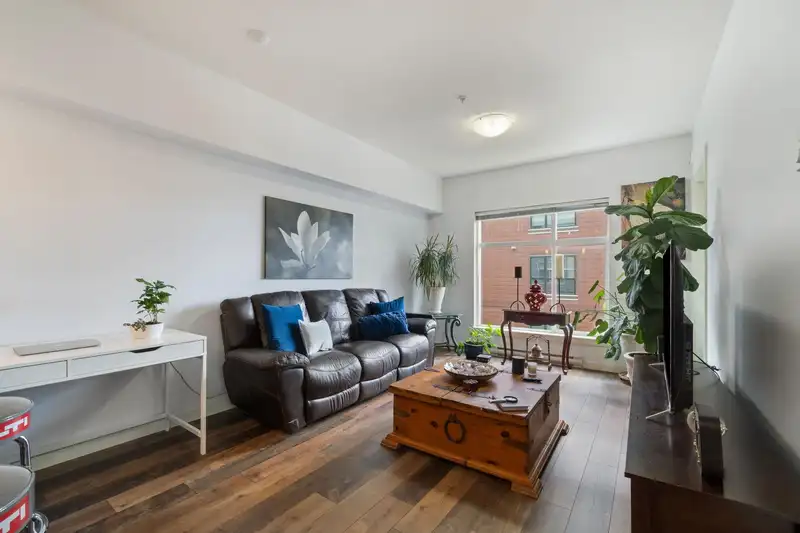 322 13728 108 AVENUE - photo 3 of 16