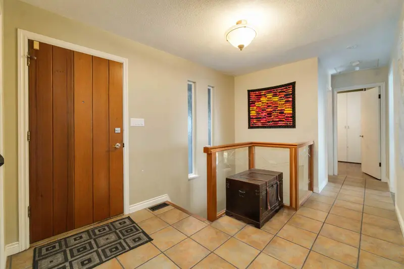 5189 MADEIRA COURT - photo 3 of 25