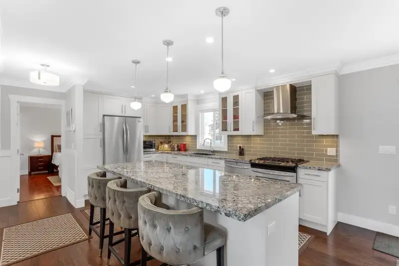 6306 172A STREET - photo 2 of 31