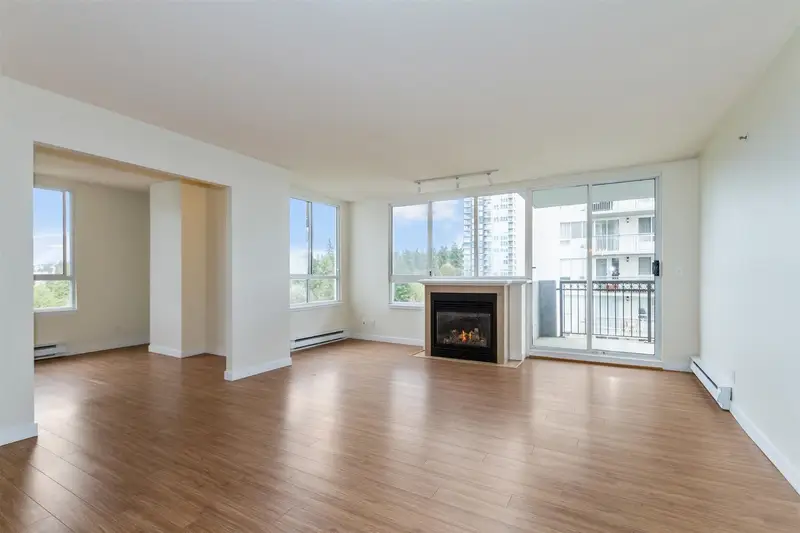 1802 551 AUSTIN AVENUE - photo 3 of 25