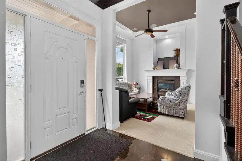 14909 71A AVENUE - photo 3 of 30