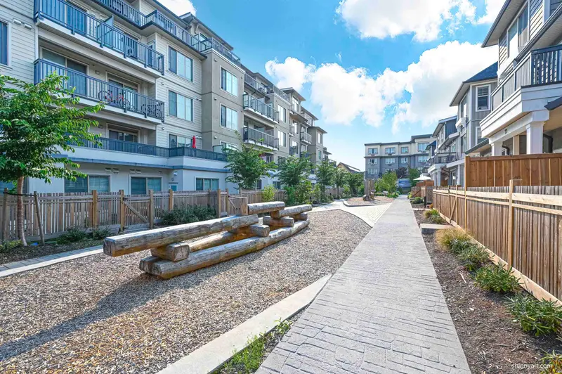 A414 20487 65 AVENUE - photo 3 of 25