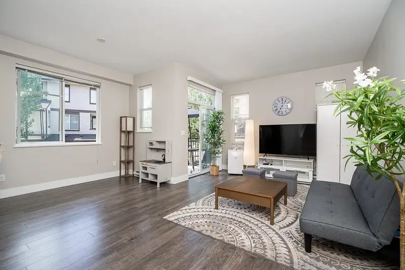 68 19433 68 AVENUE - photo 4 of 34