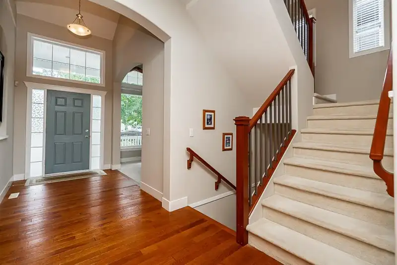 14905 59 AVENUE - photo 4 of 30
