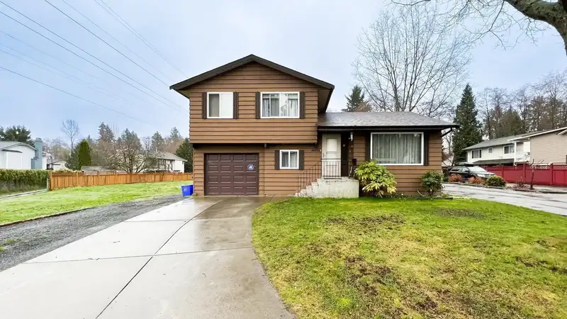 14096 66A AVENUE - photo 1 of 32