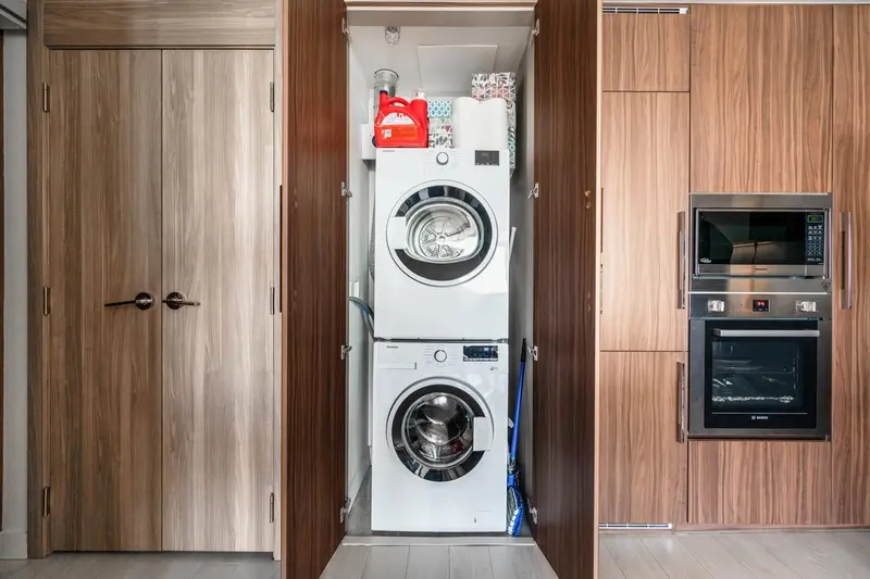 3201 4720 LOUGHEED HIGHWAY - photo 4 of 25