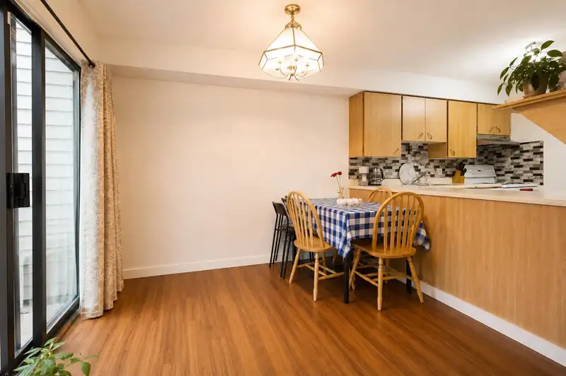 208 7144 133B STREET - photo 3 of 18
