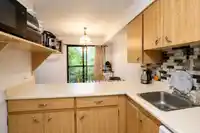 208 7144 133B STREET - thumbnail 5