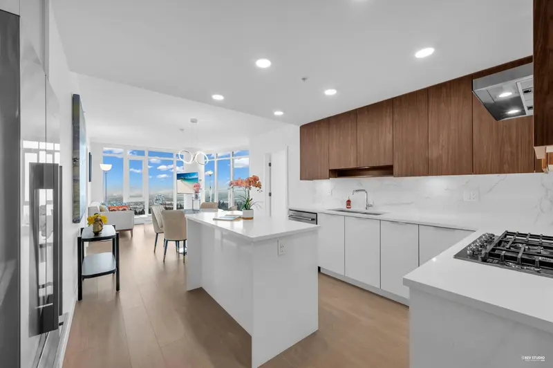 1702 7769 PARK CRESCENT - photo 3 of 25