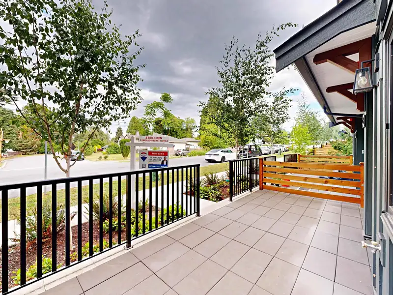 28 10527 155 STREET - photo 2 of 38