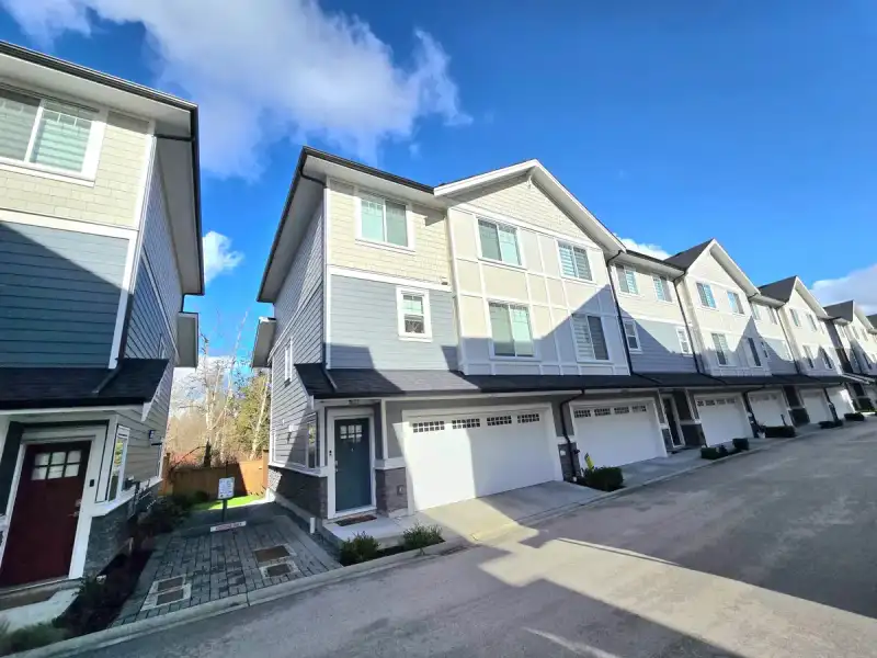 65 19501 74 AVENUE - photo 1 of 27