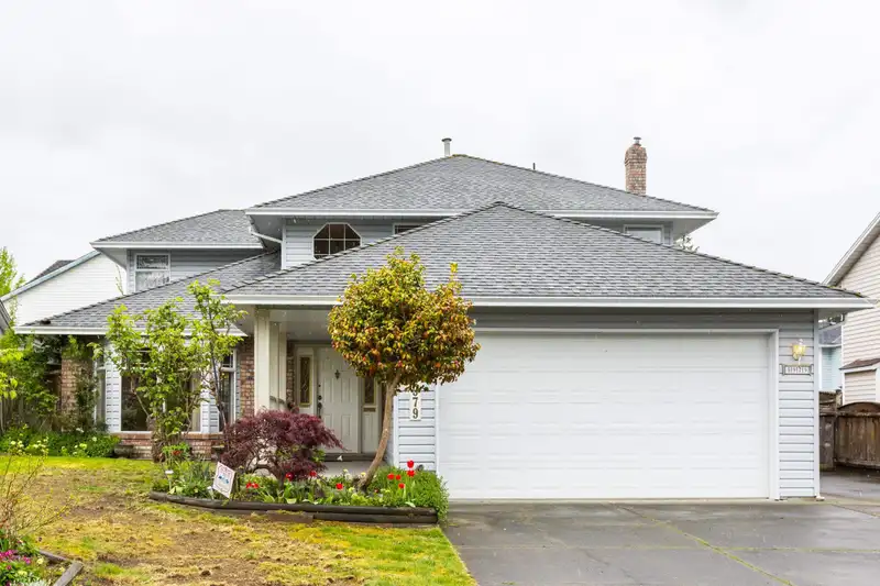 5979 135 STREET - photo 2 of 40