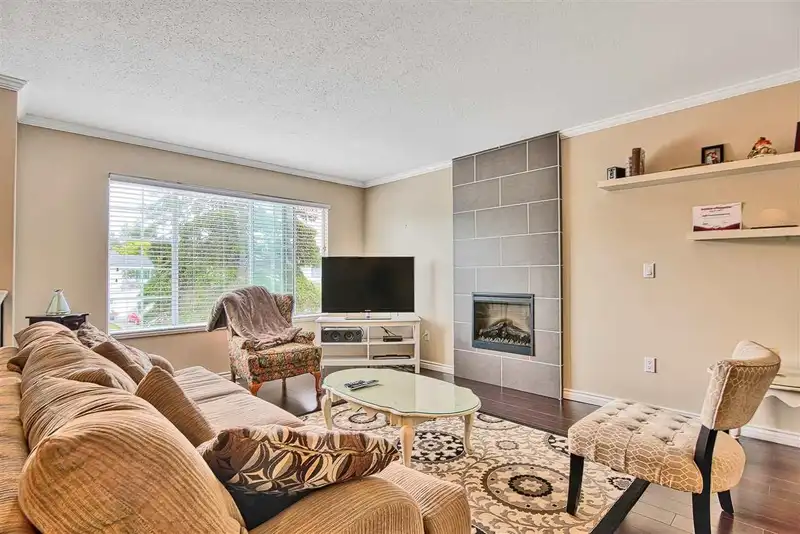 6297 172A STREET - photo 2 of 20