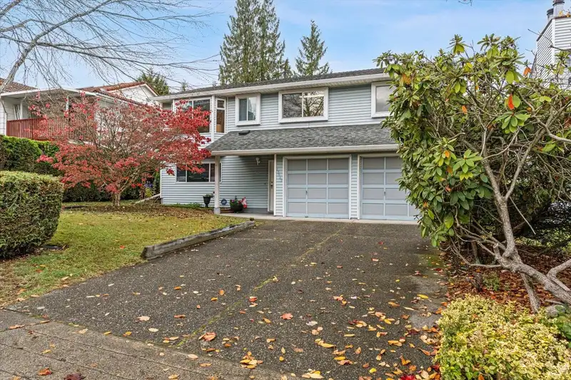 15643 98 AVENUE - photo 2 of 25