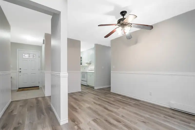6084 W GREENSIDE DRIVE - photo 4 of 30