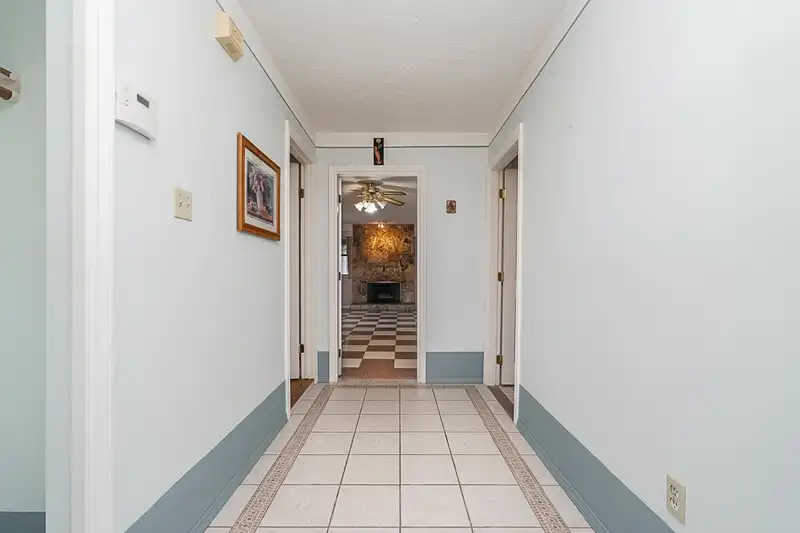 13360 96 AVENUE - photo 3 of 30