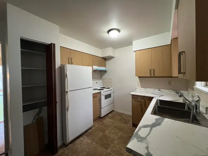 10879 144A STREET - photo 4 of 19