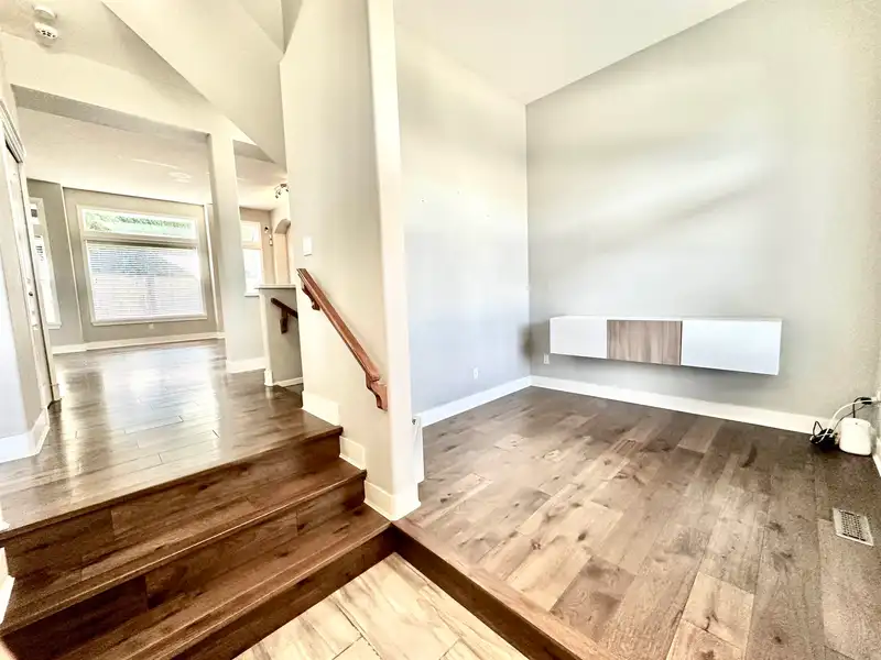 6065 165A STREET - photo 3 of 25