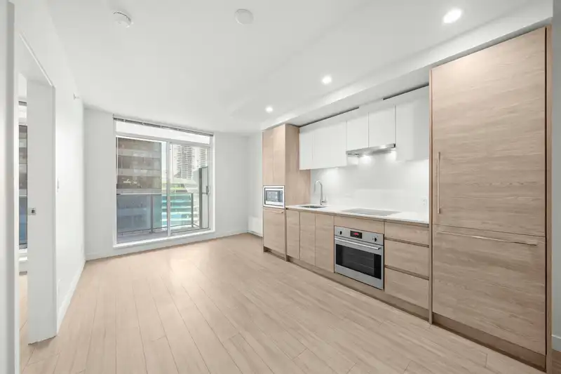 1207 13615 FRASER HIGHWAY - photo 2 of 25