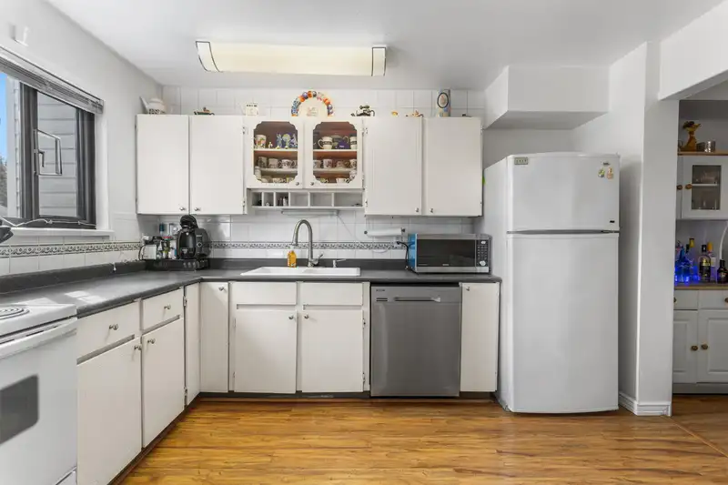45 6633 138 STREET - photo 1 of 35