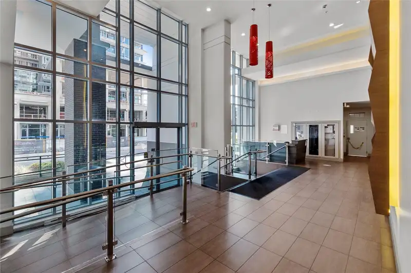 1805 13325 102A AVENUE - photo 2 of 28