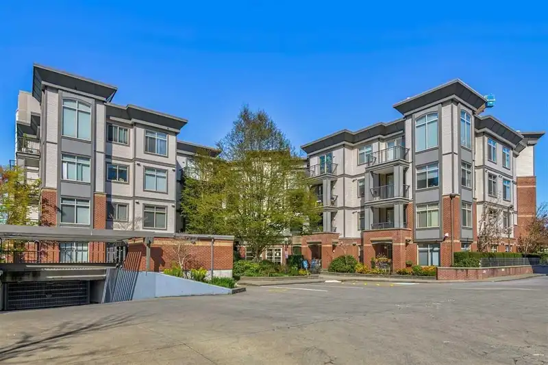 301 10499 UNIVERSITY DRIVE - photo 1 of 2