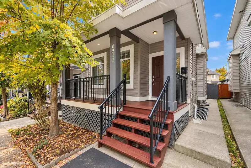 6911 144A STREET - photo 3 of 25