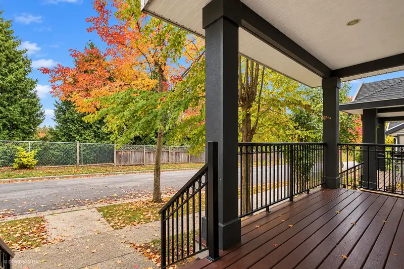 6911 144A STREET - photo 4 of 25