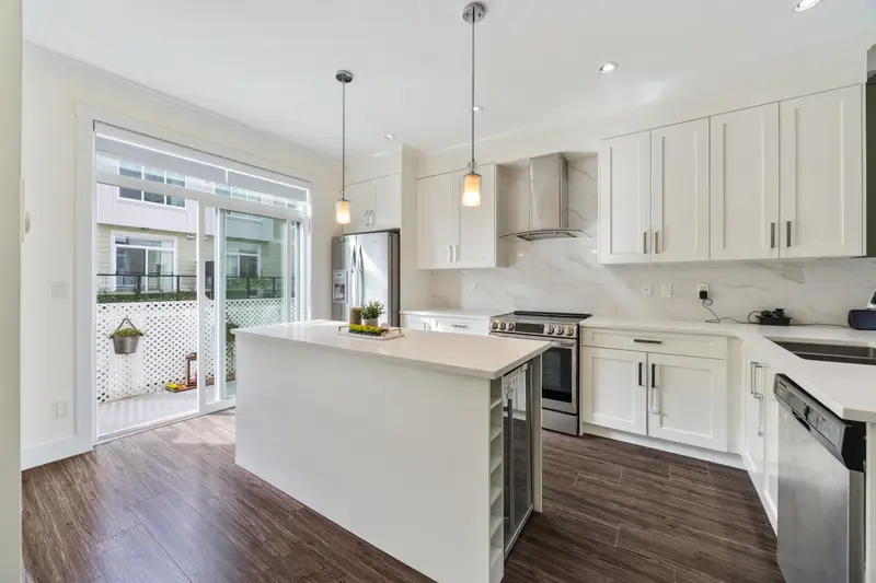 64 13670 62 AVENUE - photo 3 of 25