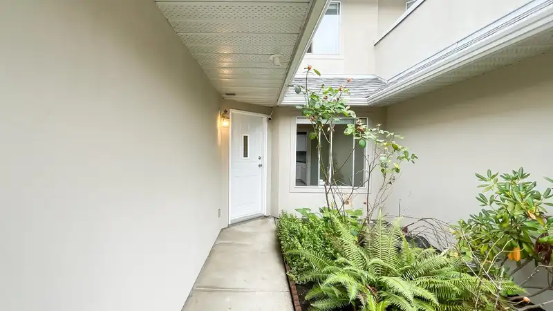 15 9926 151 STREET - photo 3 of 33