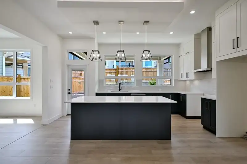 10113 ELDERBERRY CRESCENT - photo 3 of 27