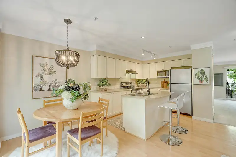 106 12711 64 AVENUE - photo 4 of 32