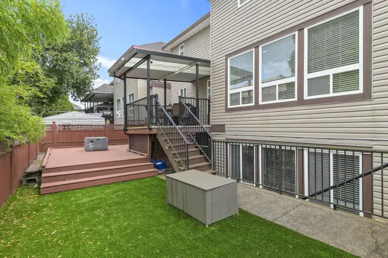 6351 167B STREET - photo 3 of 28
