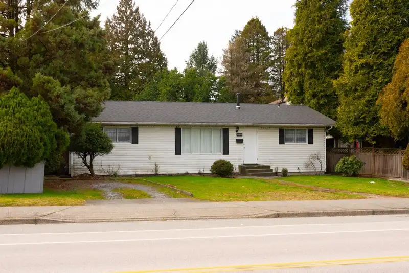 10683 148 STREET - photo 2 of 36