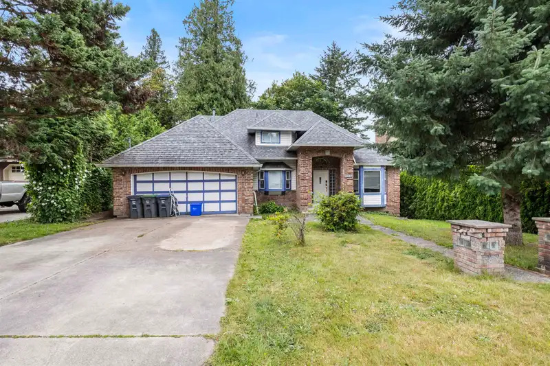 10693 127A STREET - photo 1 of 33