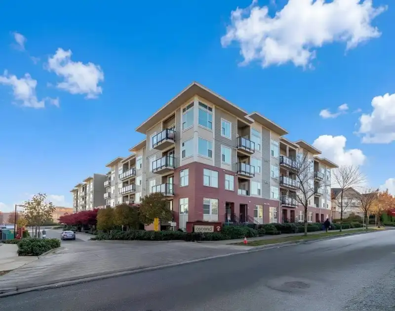 122 15956 86A AVENUE - photo 1 of 15