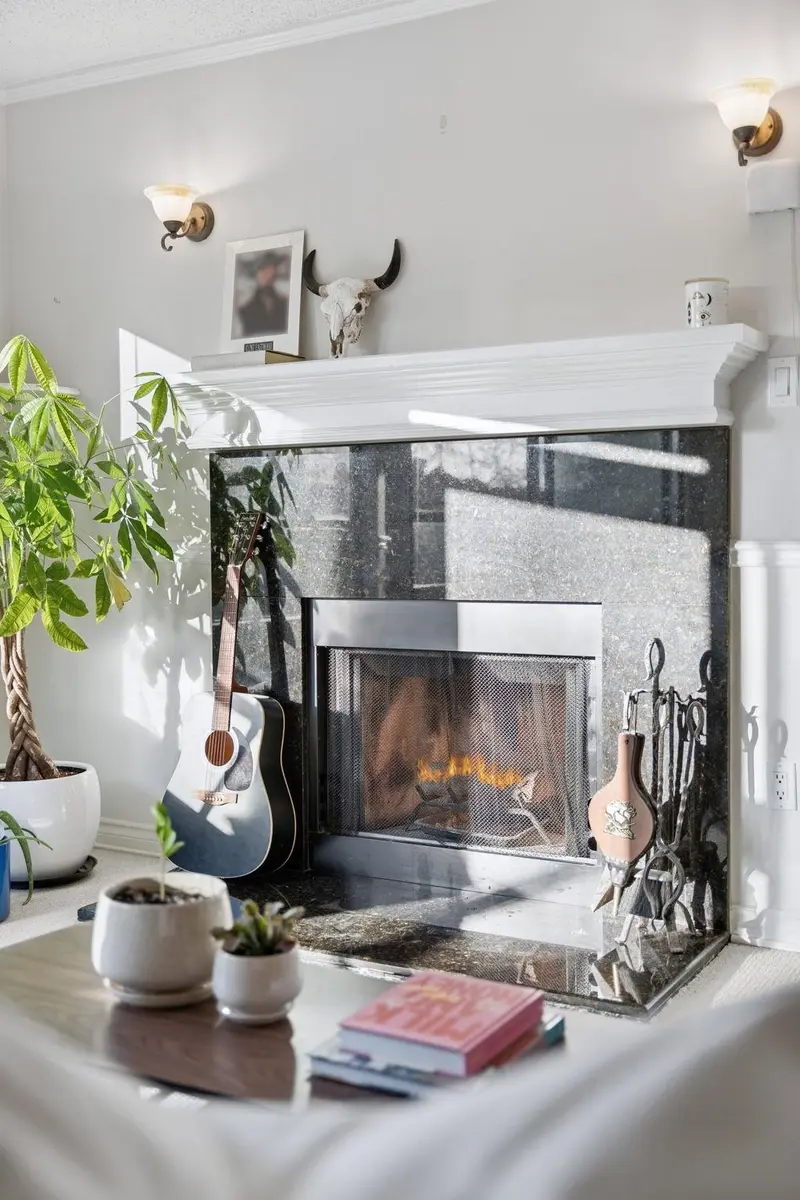 302 1750 AUGUSTA AVENUE - photo 3 of 25