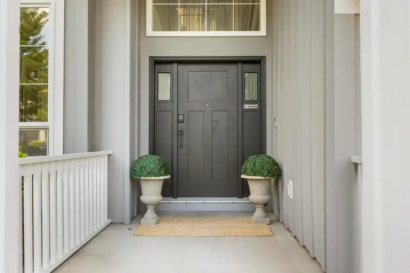 19068 69 AVENUE - photo 3 of 40