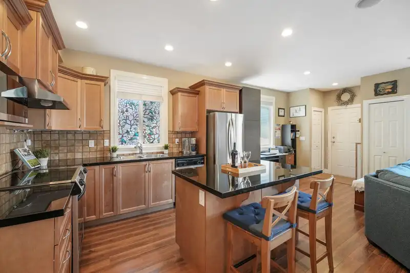 19455 66 AVENUE - photo 4 of 36