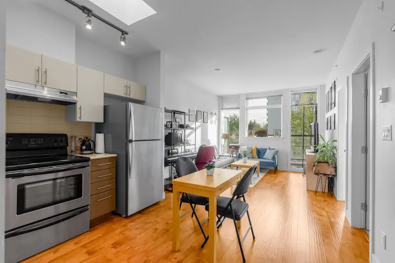 409 5692 KINGS ROAD - photo 2 of 23