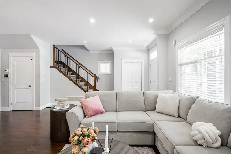 14581 60 AVENUE - photo 4 of 25