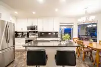 6116 185B STREET - thumbnail 4