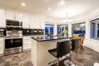 6116 185B STREET - thumbnail 5