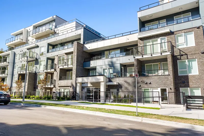 604 2002 ST. GEORGE STREET - photo 1 of 25