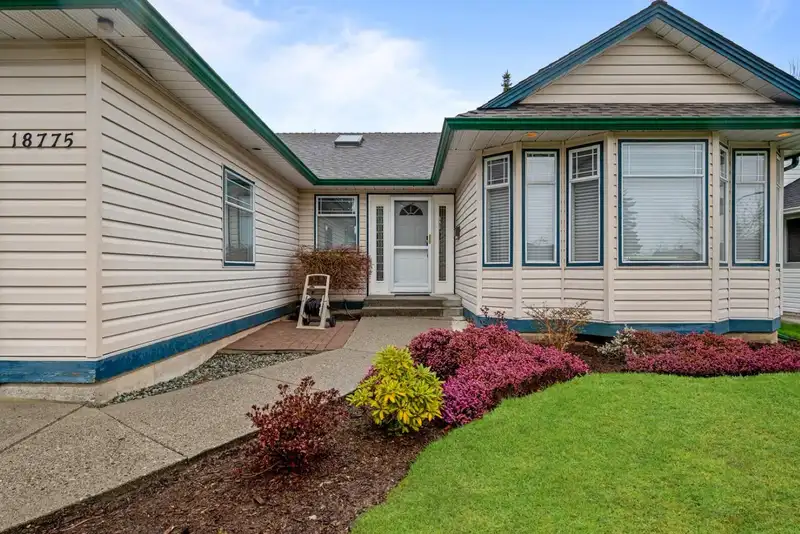 18775 59 AVENUE - photo 3 of 40