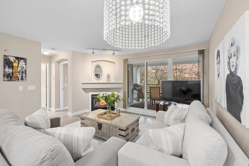 208 20976 56 AVENUE - photo 2 of 25